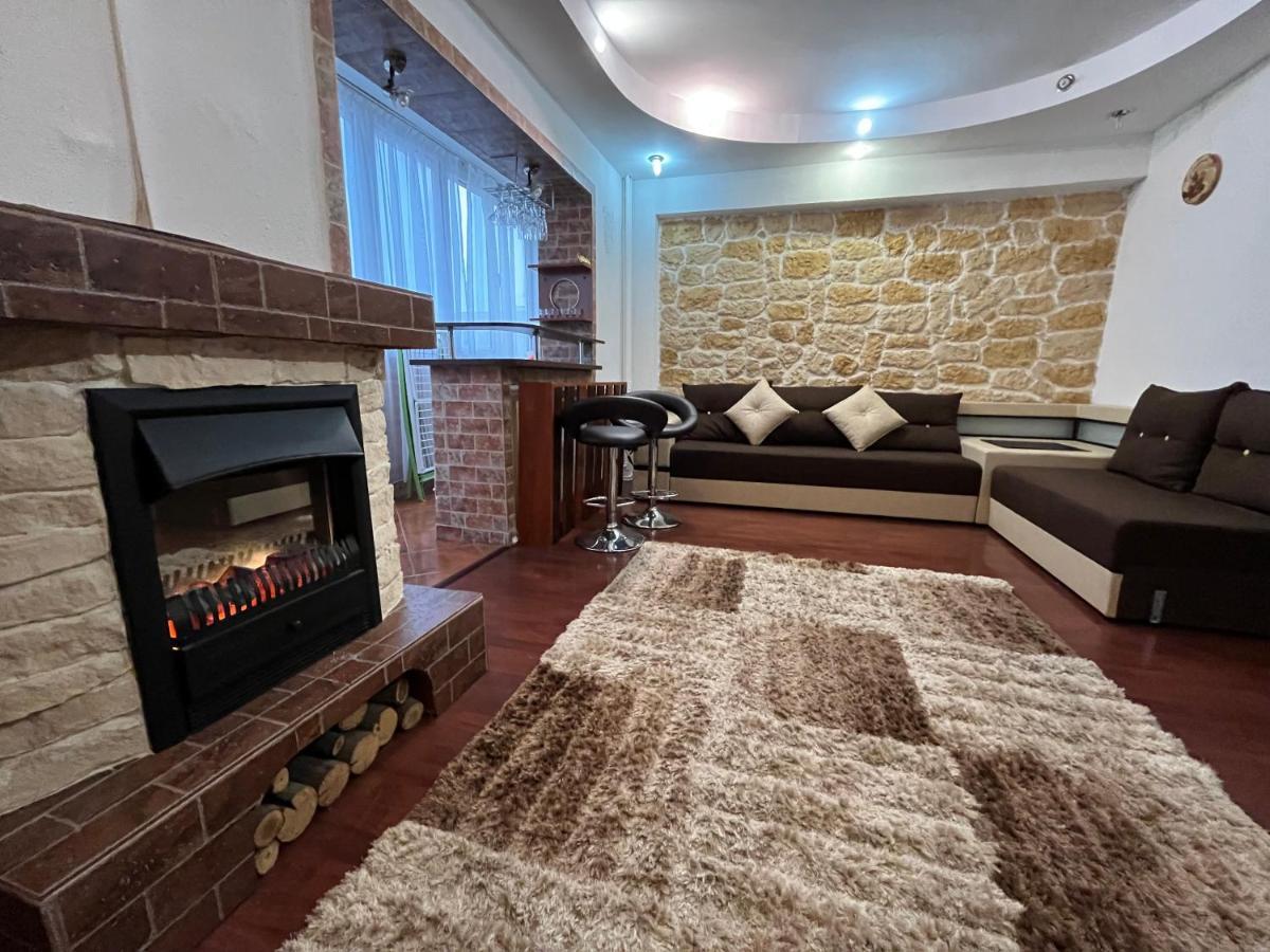 Modern Oasis With A Cozy Fireplace Your Stylish Apartment Minutes From Downtown Bucareste Exterior foto