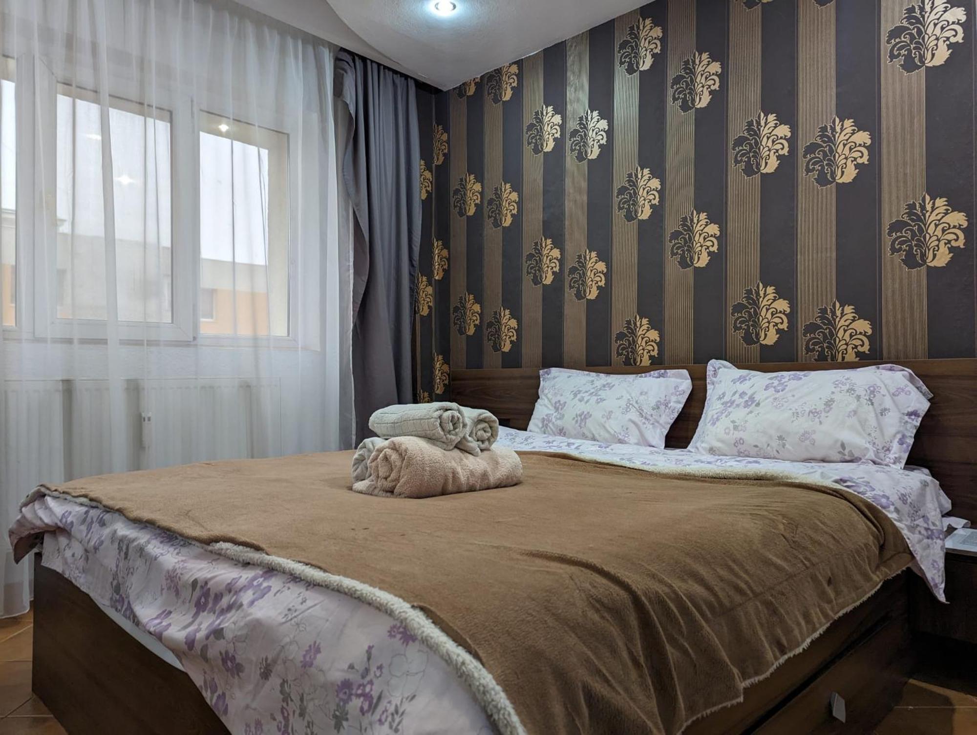 Modern Oasis With A Cozy Fireplace Your Stylish Apartment Minutes From Downtown Bucareste Exterior foto